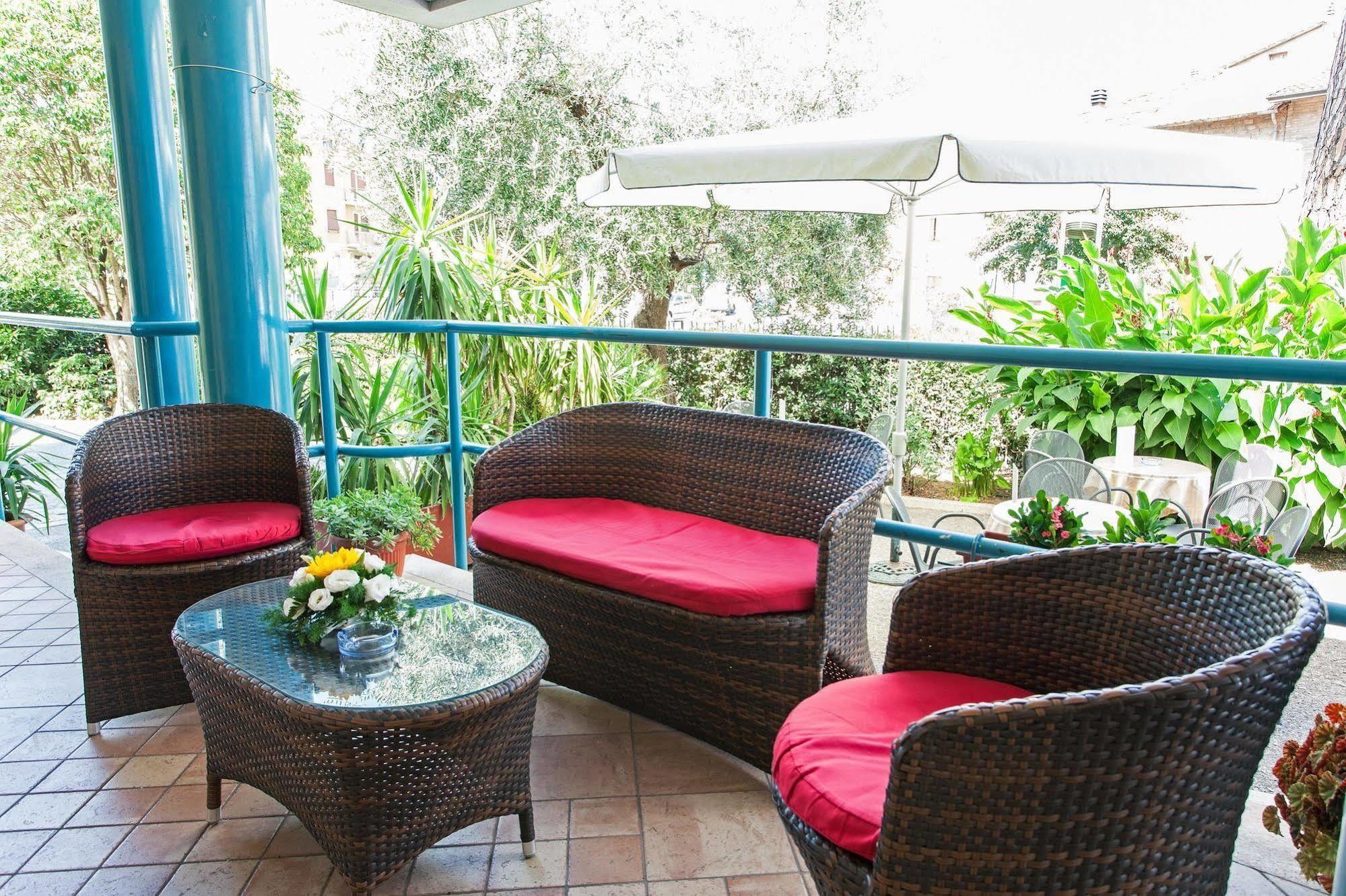Hotel Los Angeles Assise Extérieur photo